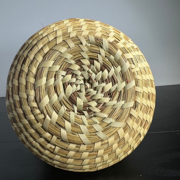 Sweetgrass Basket with Handle – Handwoven Coiled Decorative Basket - Picture 4 of 6